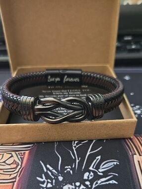 Joycuff Engraved Infinity Knot Bracelet